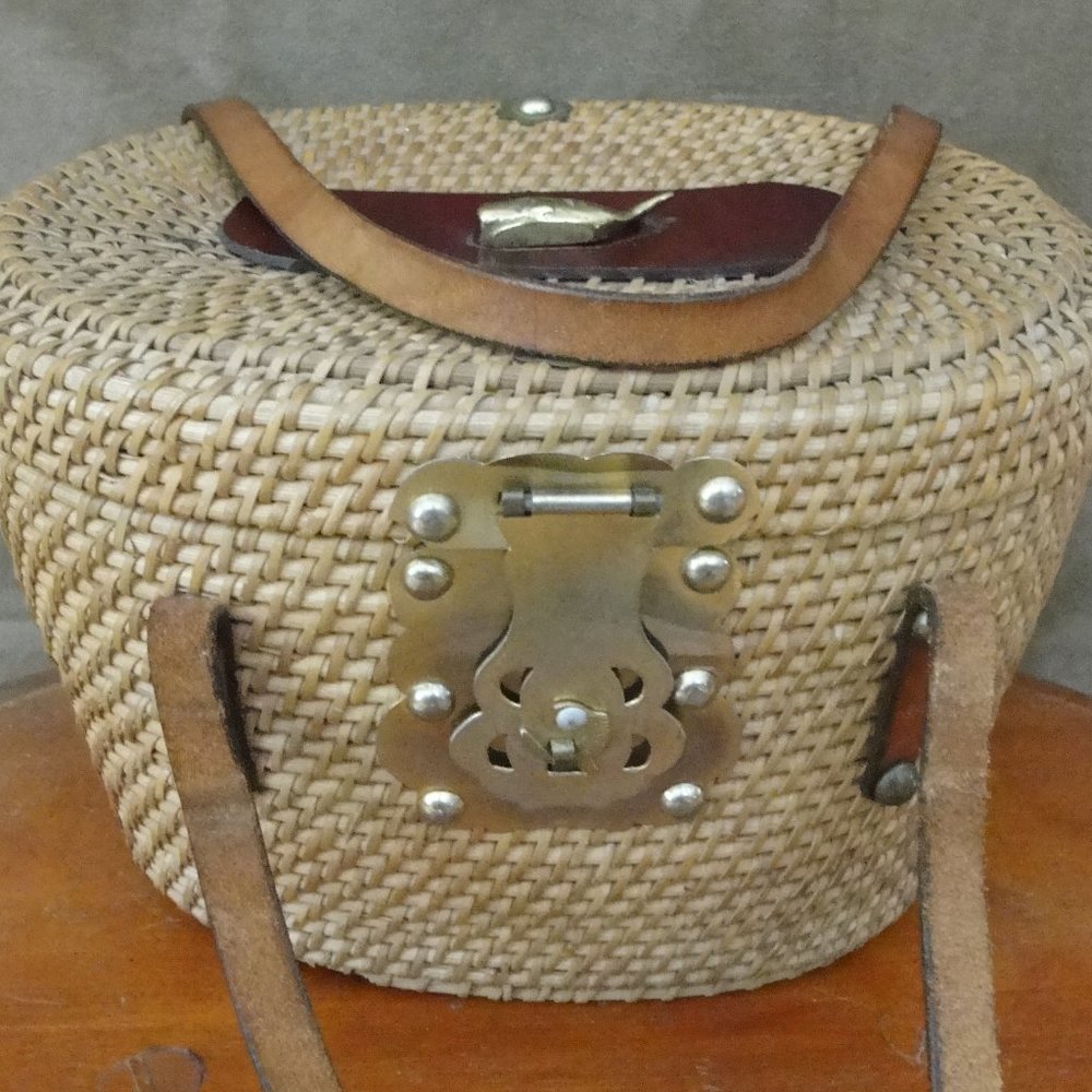Vintage Mid Century Asian Wicker Basket Cady/Purse